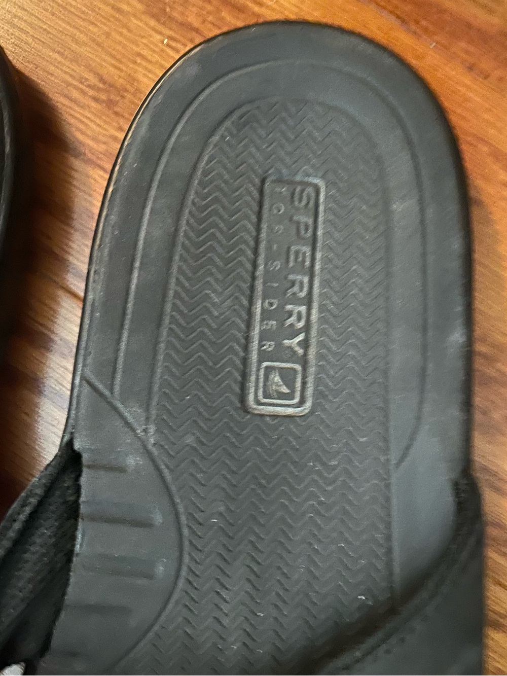 Sperry Black Men's Flip Flops - Picture 2 of 4